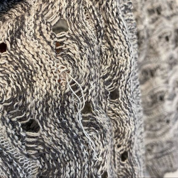 Maurices 3/4 Sleeve Sweater keyhole tie open back gray metallic open knit top M - Picture 11 of 11